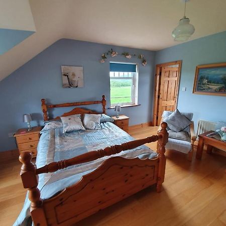 Wild Atlantic Stays Castlemaine Luaran gambar